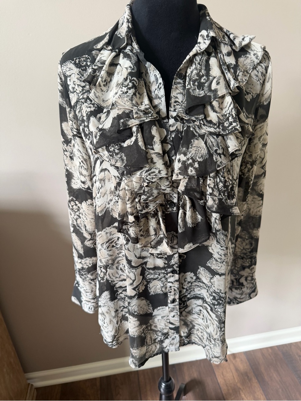CAbi #555 Irrestible Sheer Black & White Floral Ruffle Front Blouse MED